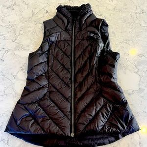 Lululemon black puffy vest size 10